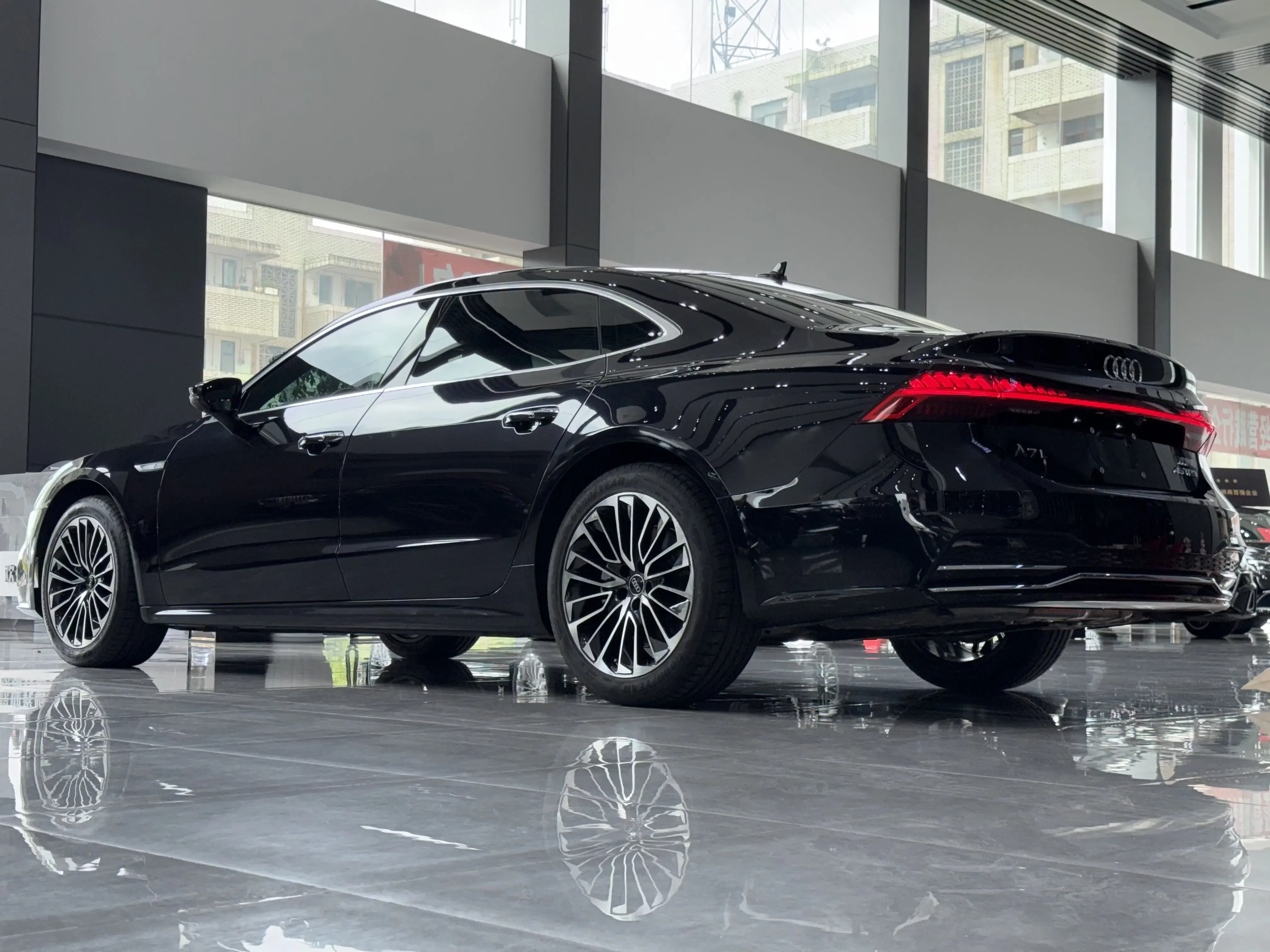 Audi A7L