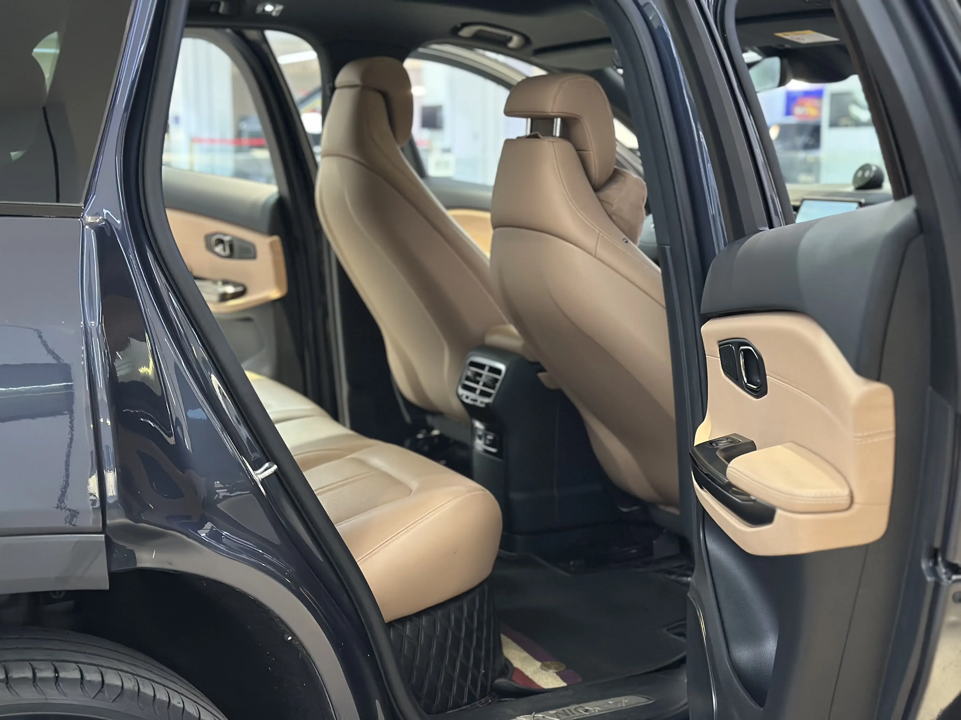 NIO ES6