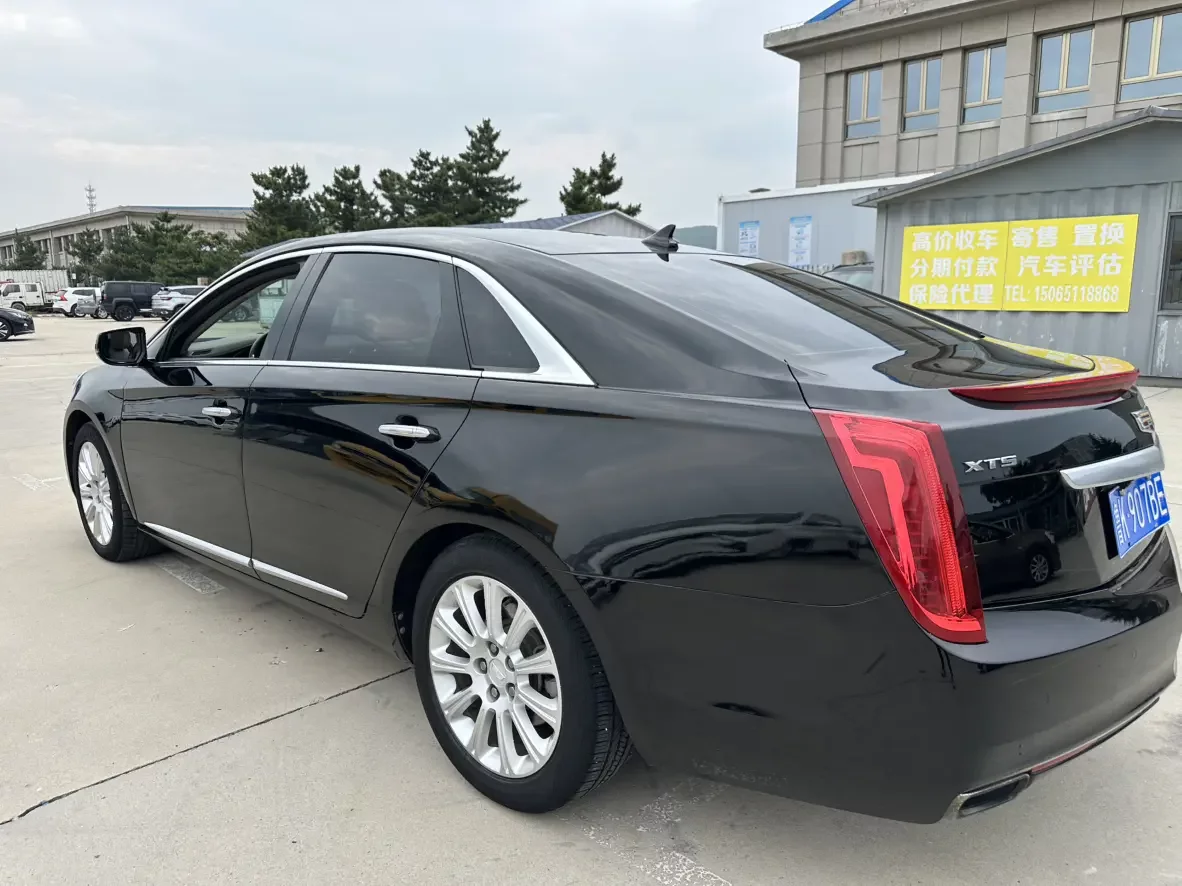 Cadillac XTS