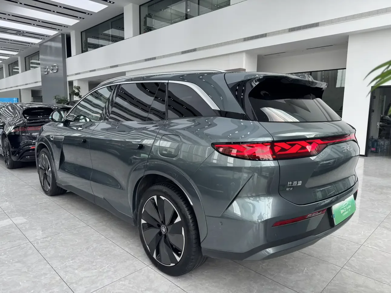 BYD Tang L EV