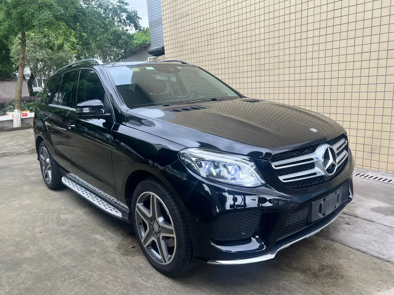 Mercedes-Benz GLE (Imported)