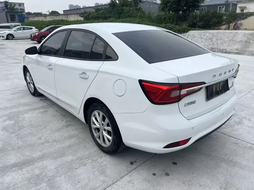 Roewe i5