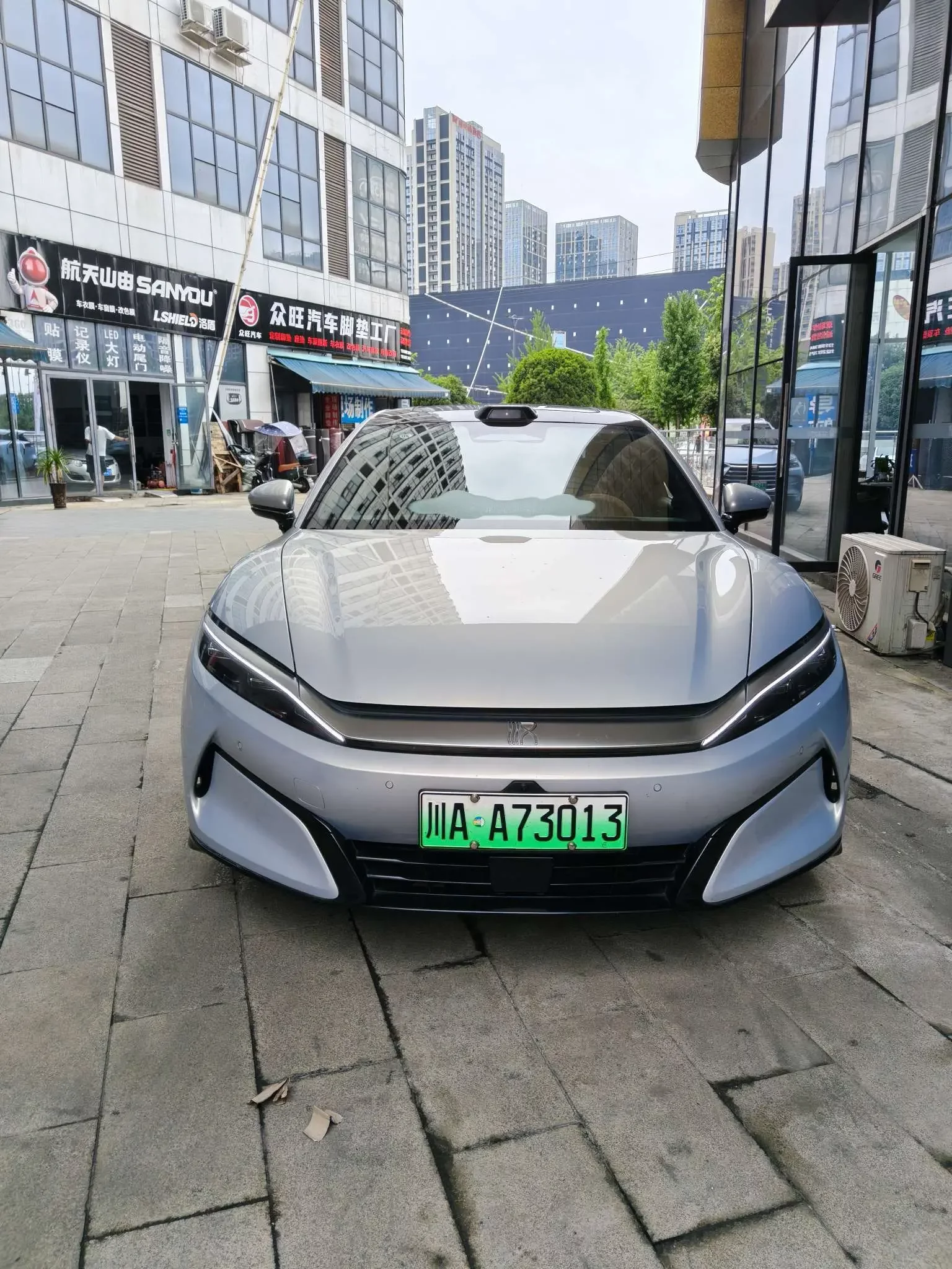 BYD Han L EV