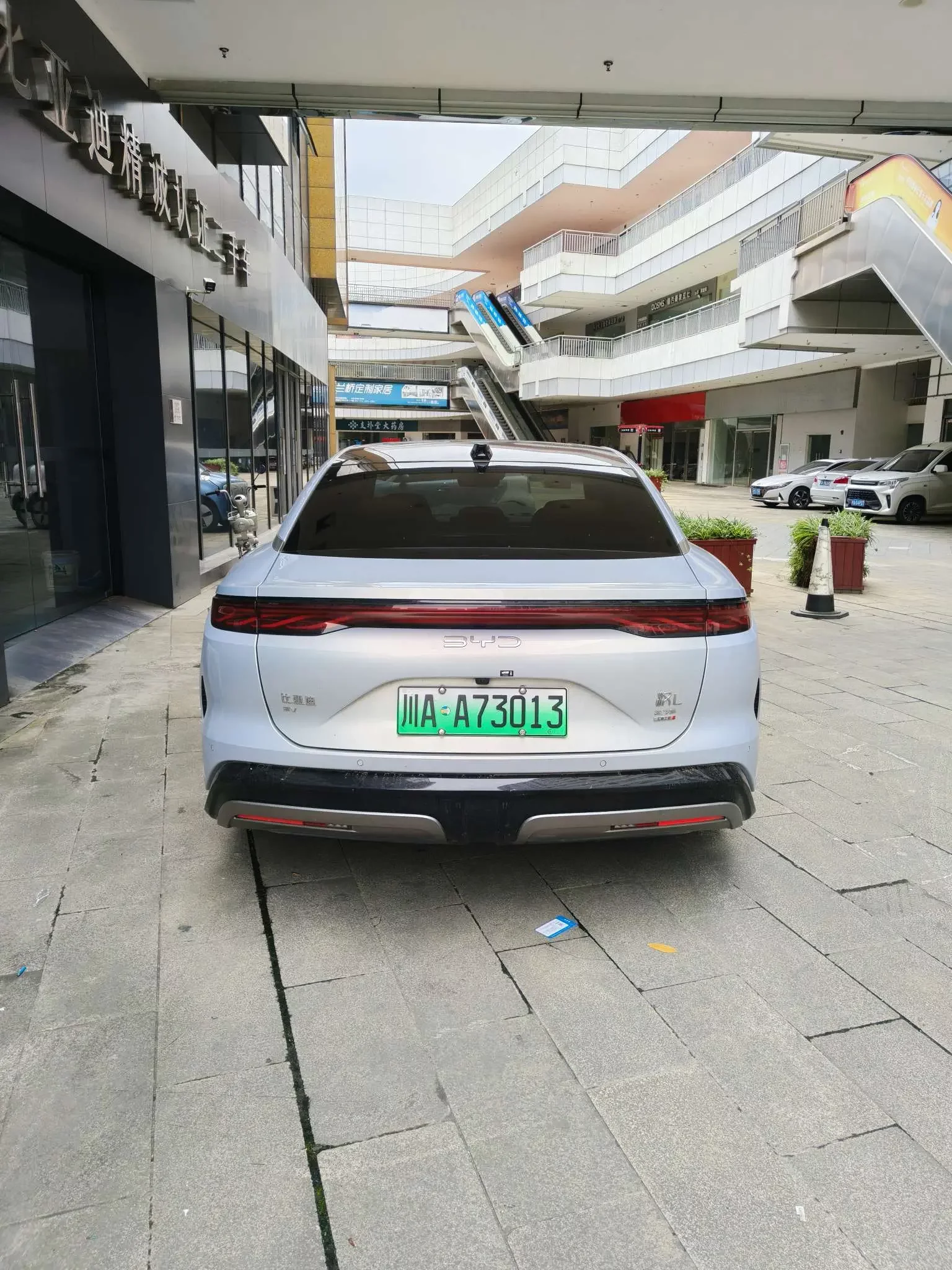 BYD Han L EV