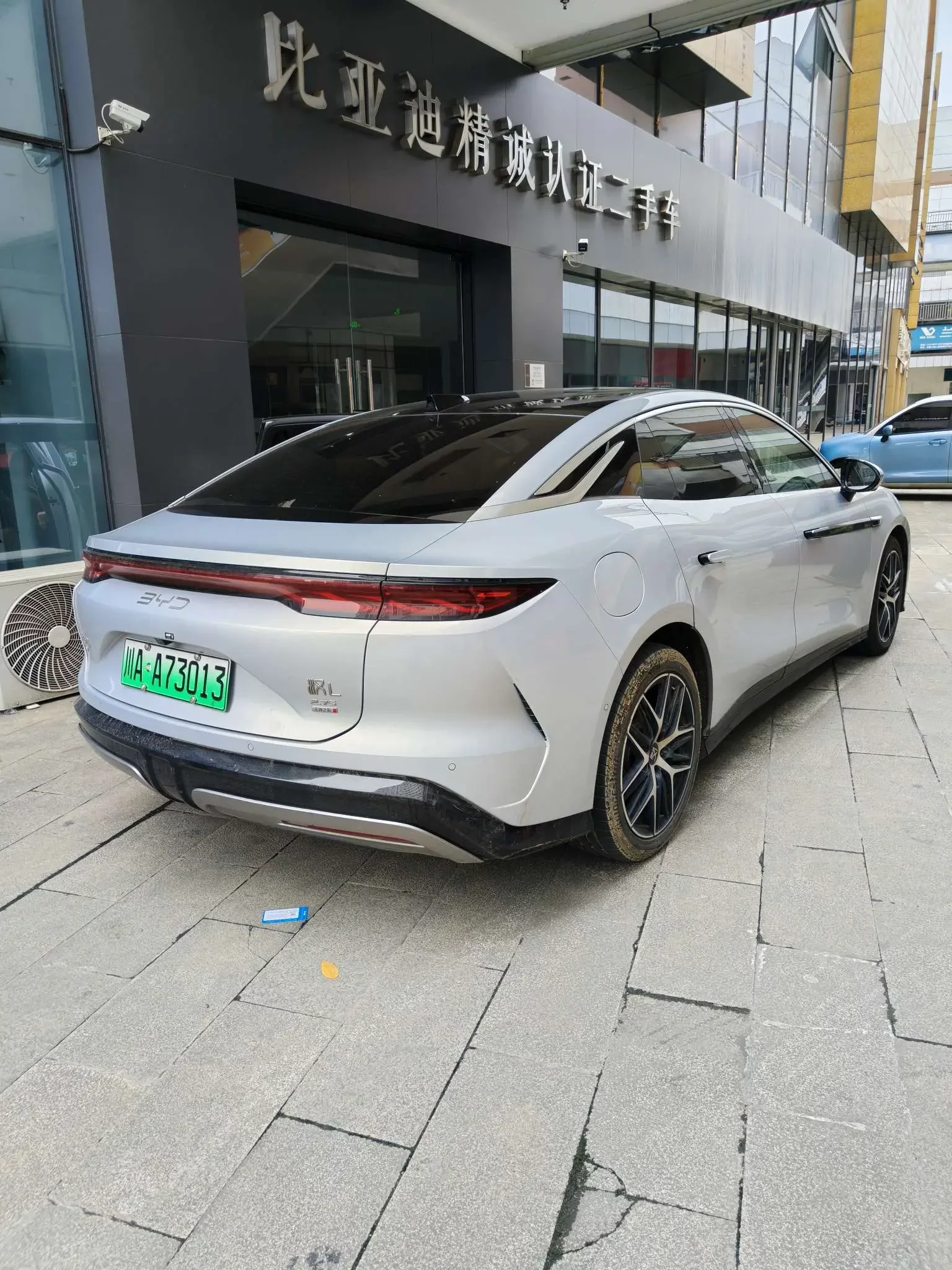 BYD Han L EV