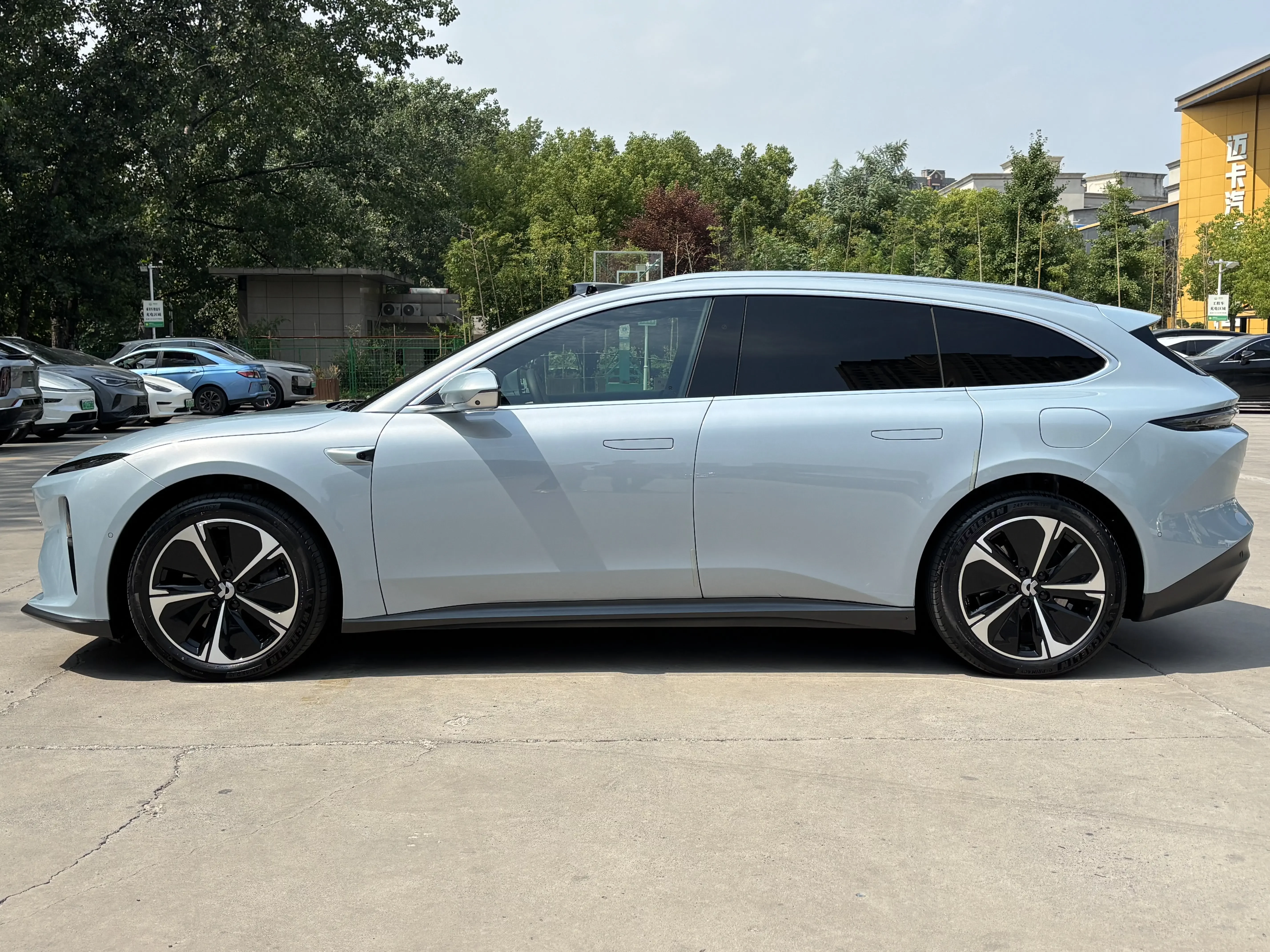NIO ET5T