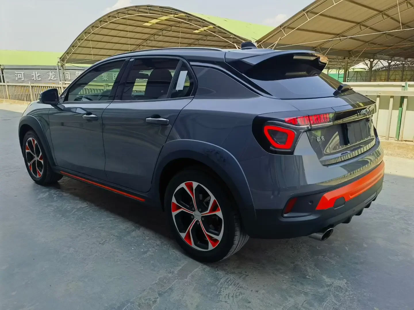 Lynk & Co 02
