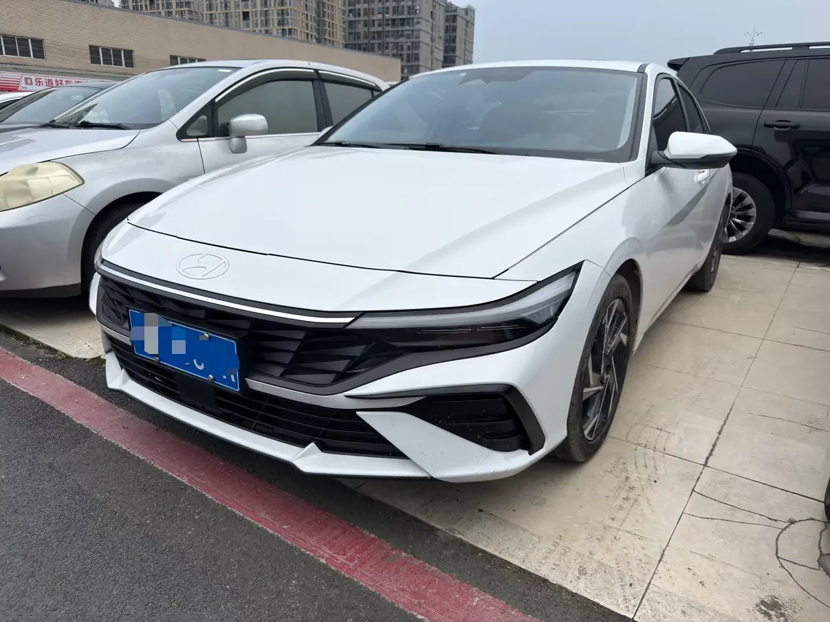 Hyundai Elantra