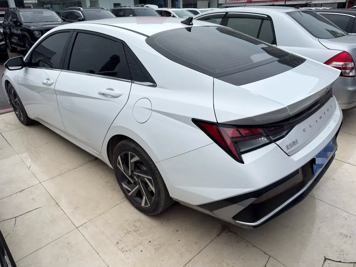Hyundai Elantra