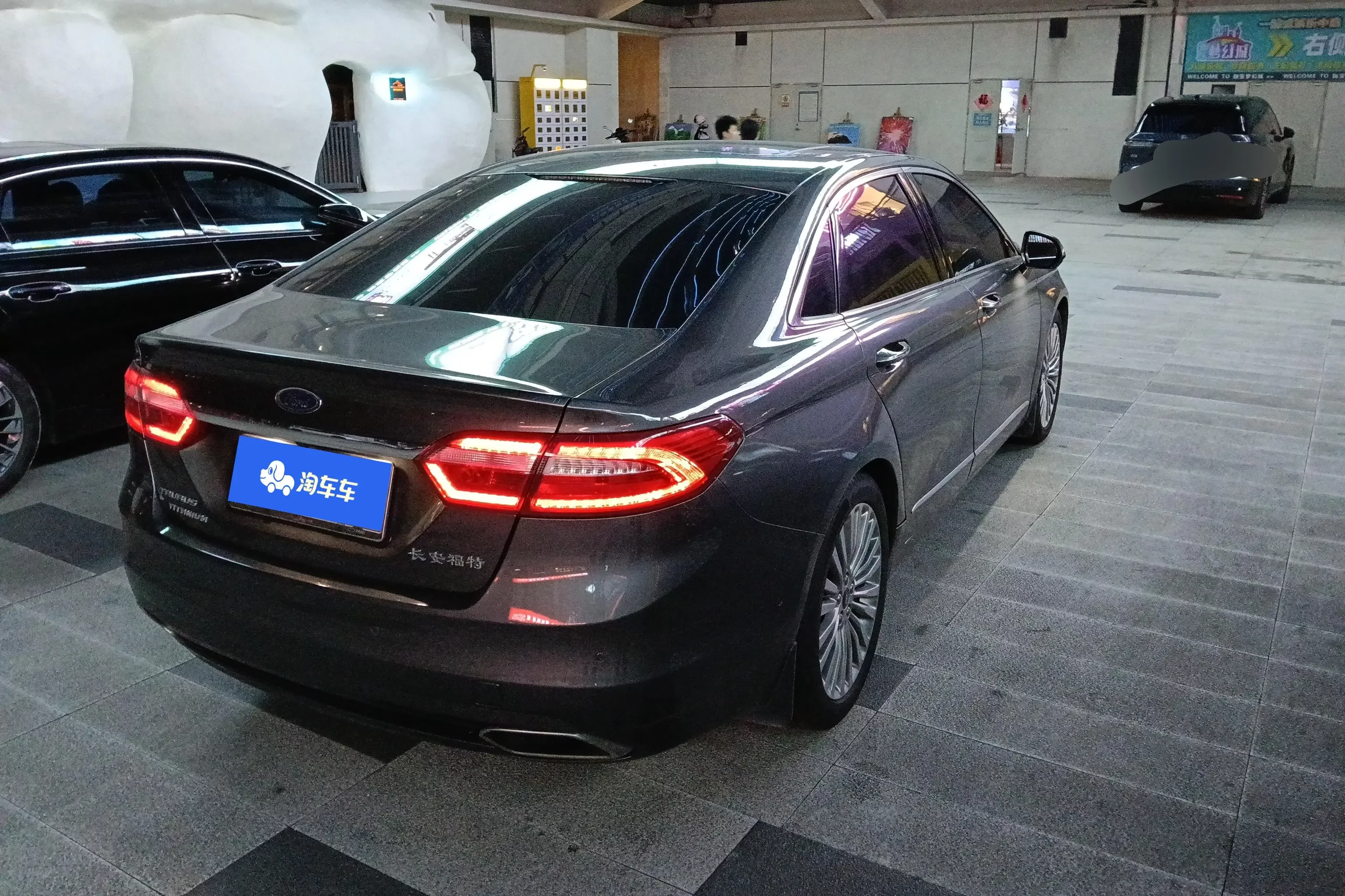 Ford Taurus