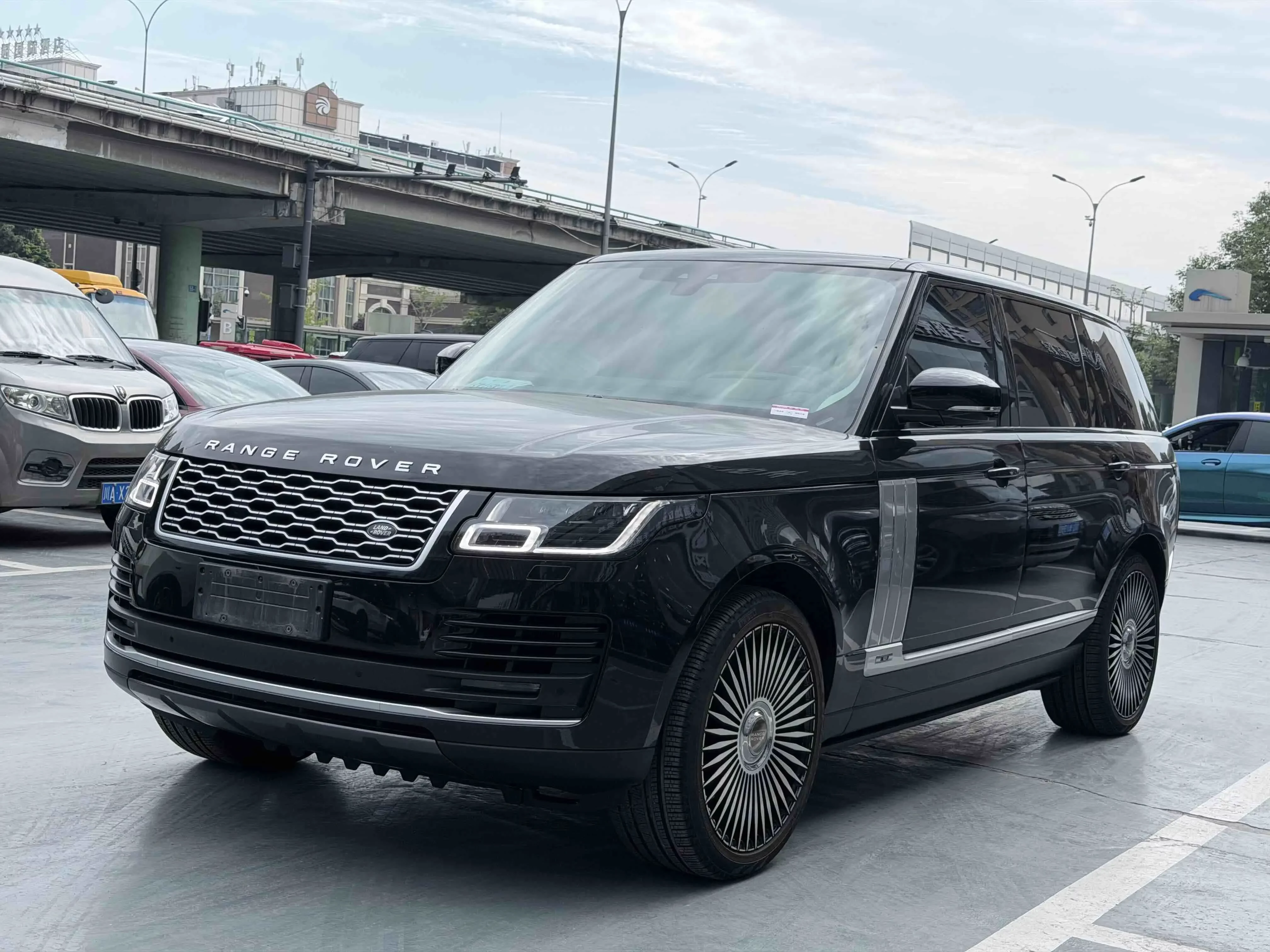 Land Rover range rover