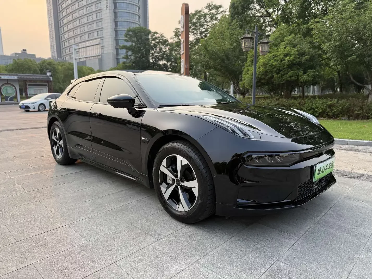 ZEEKR 001