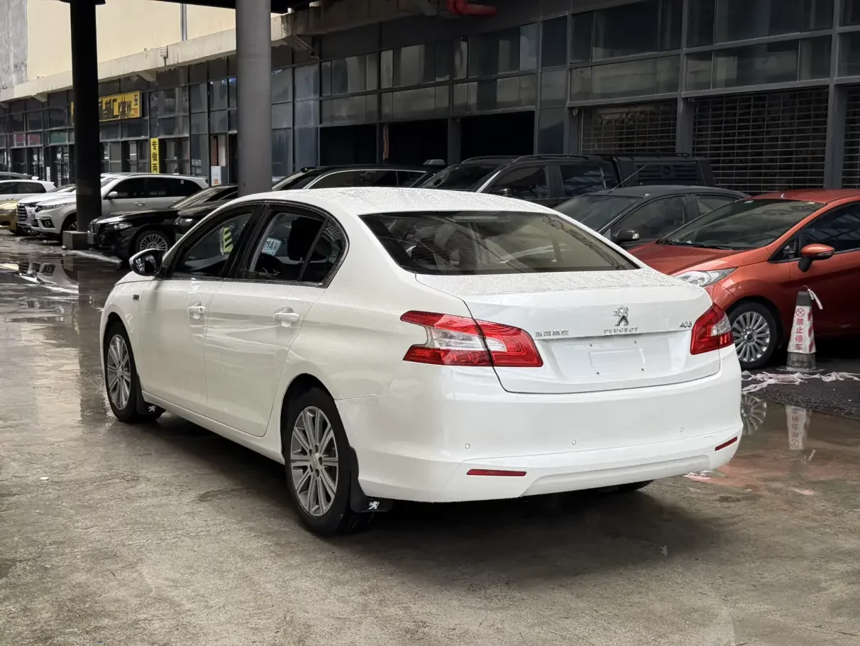 Peugeot 408
