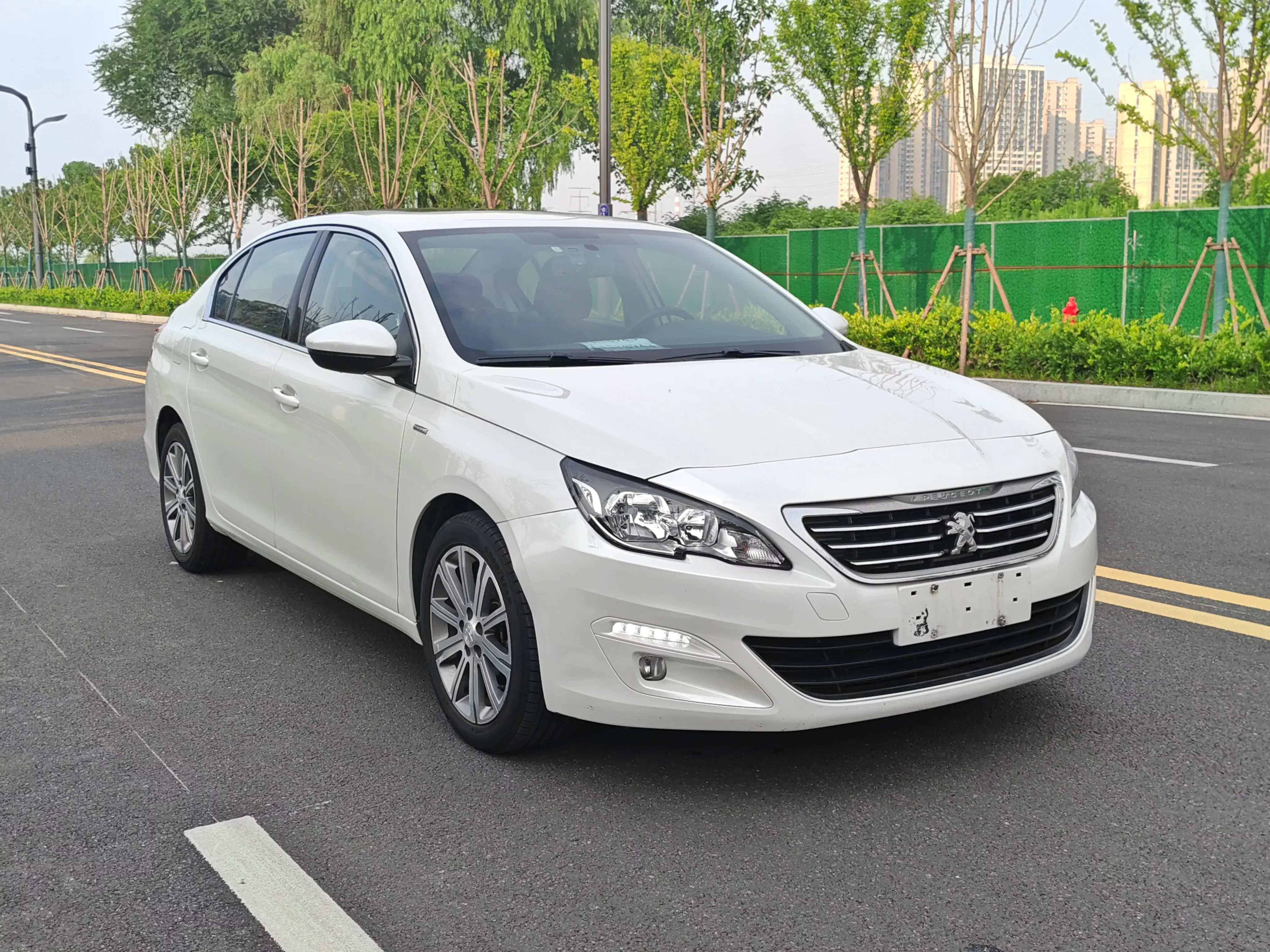 Peugeot 408