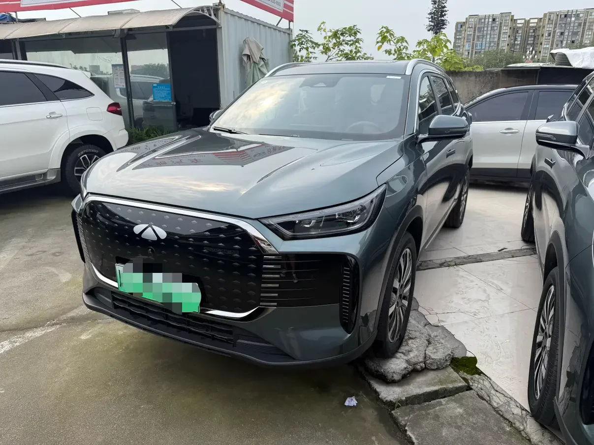 Chery Fengyun T8