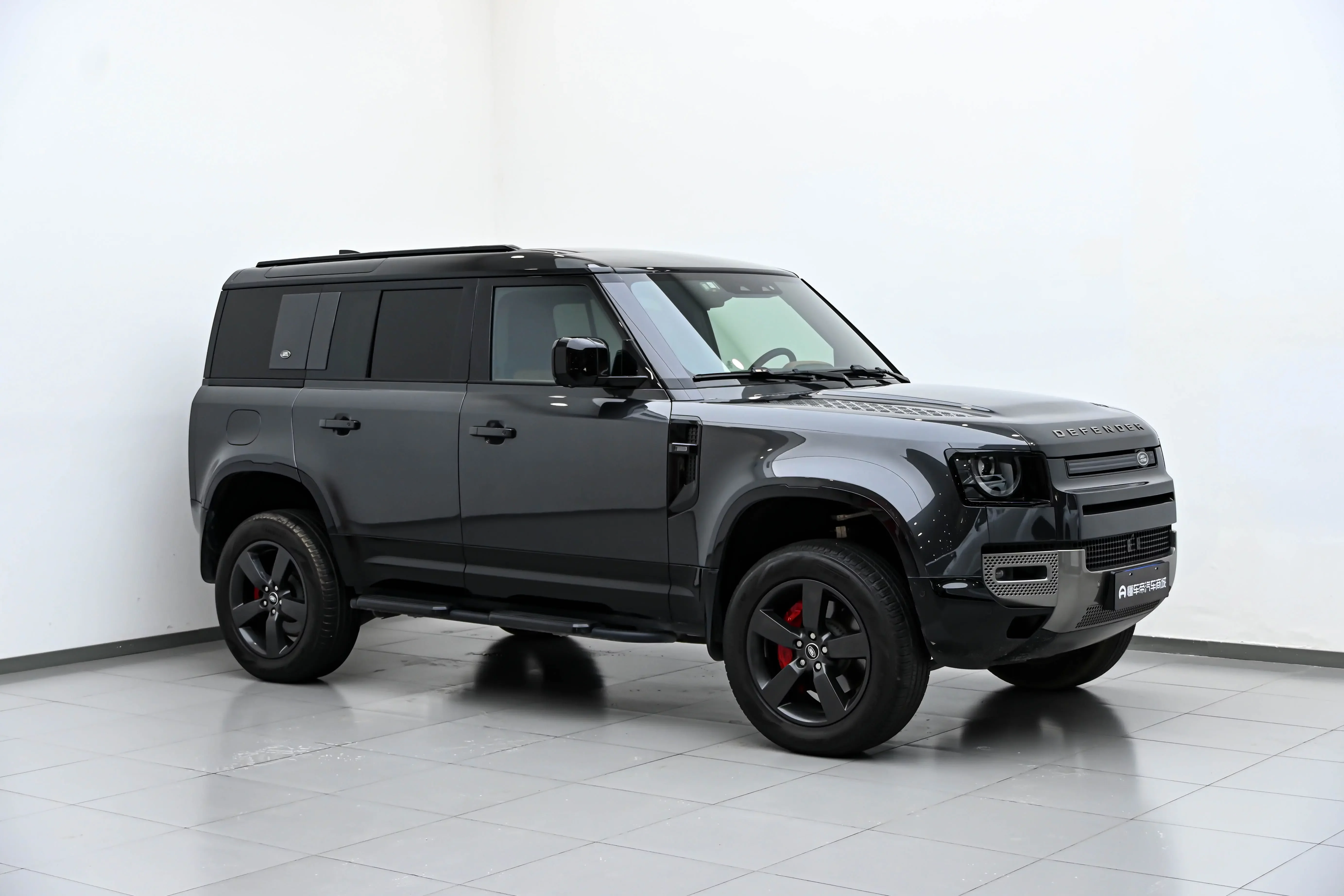 Land Rover guard