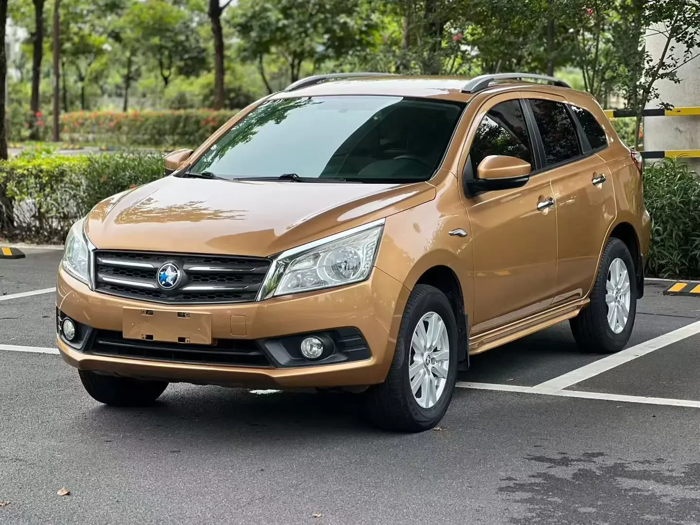 Kai Chen Venucia T70