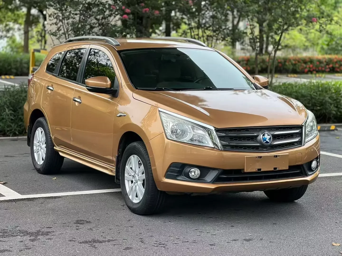 Kai Chen Venucia T70