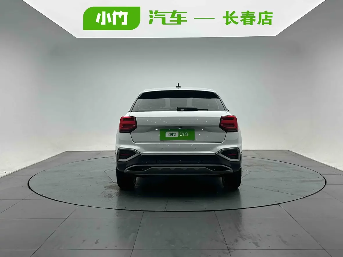 Audi Q2L