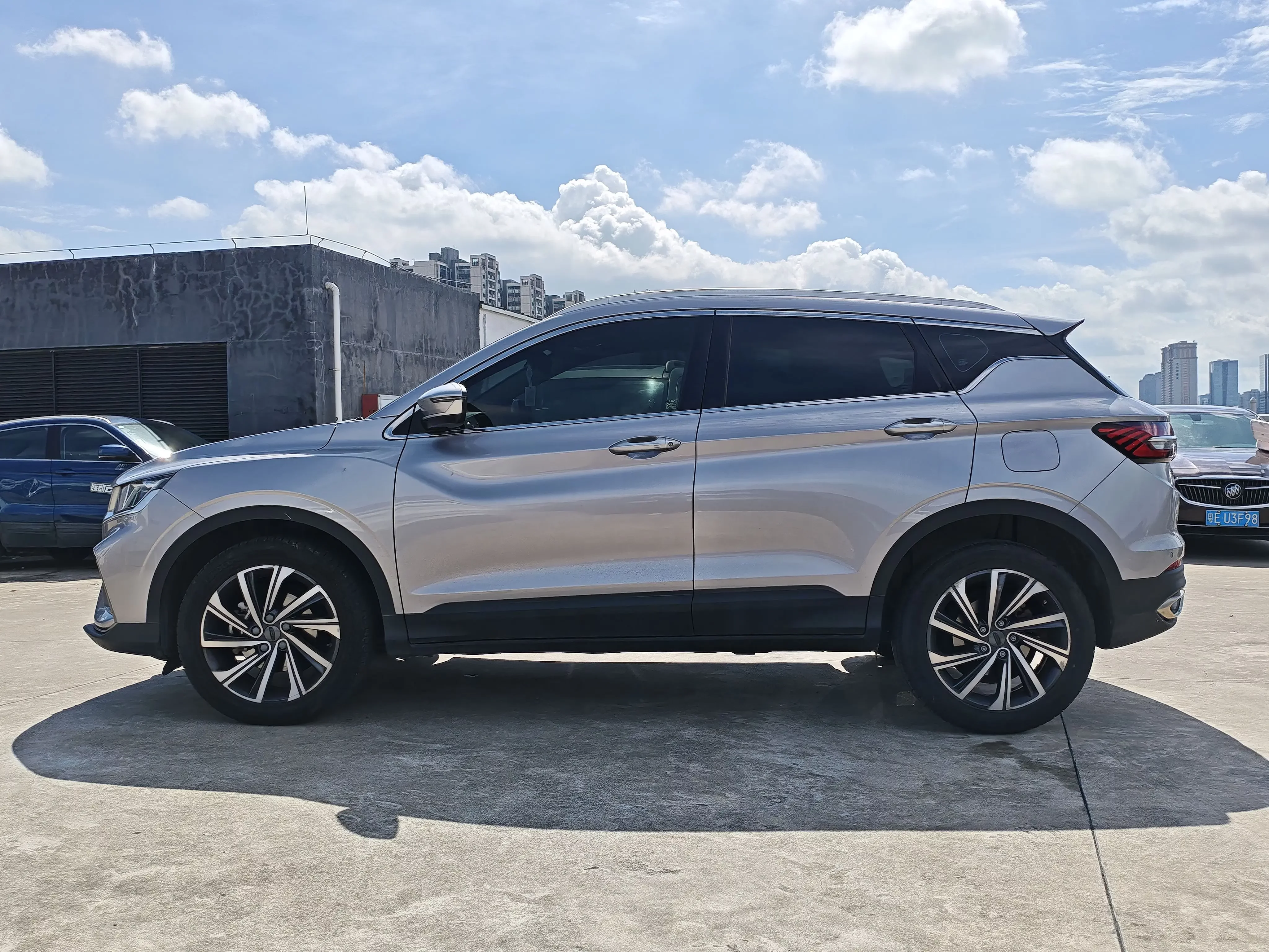 Geely Coolray SX11