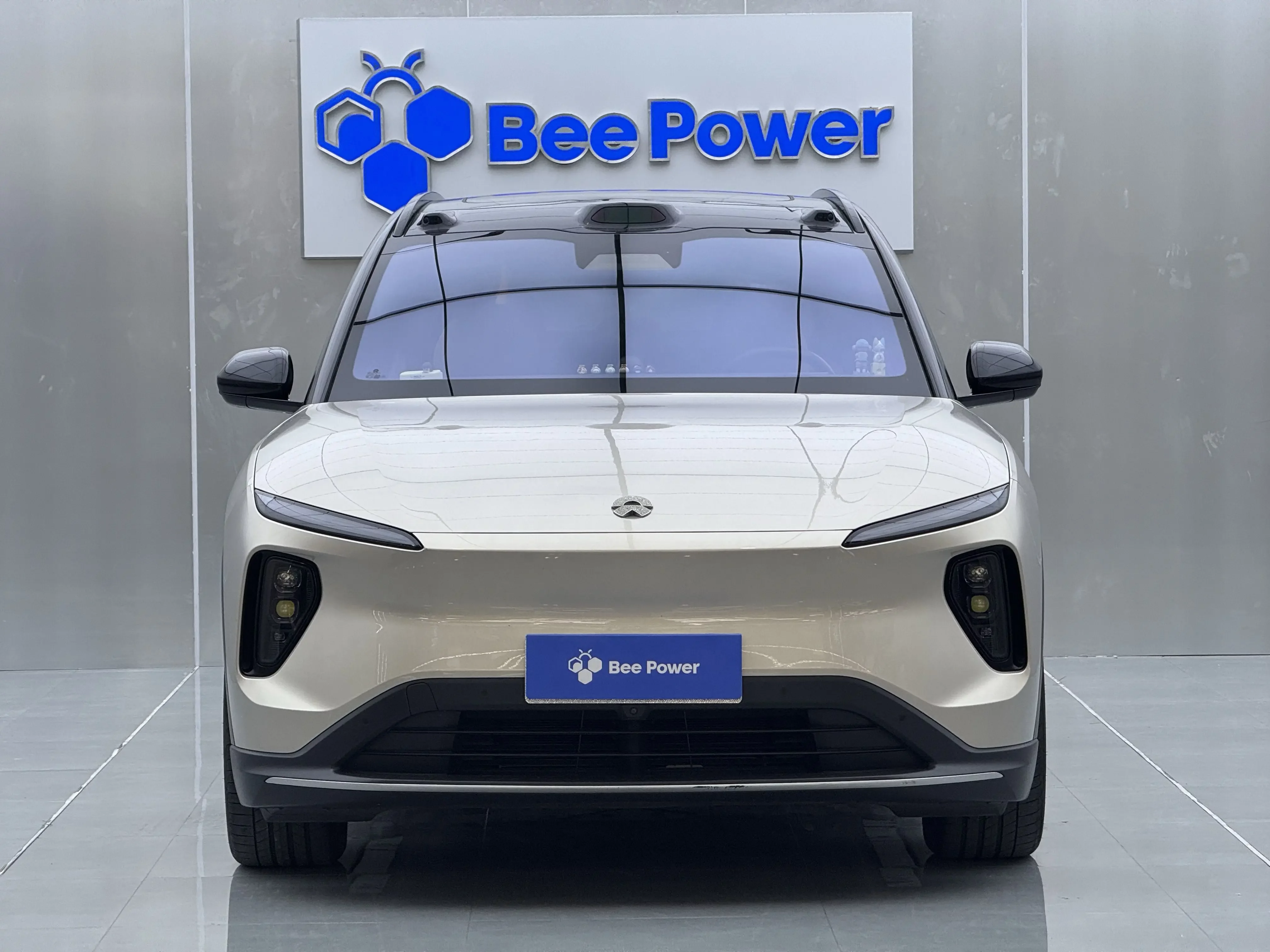 NIO ES6