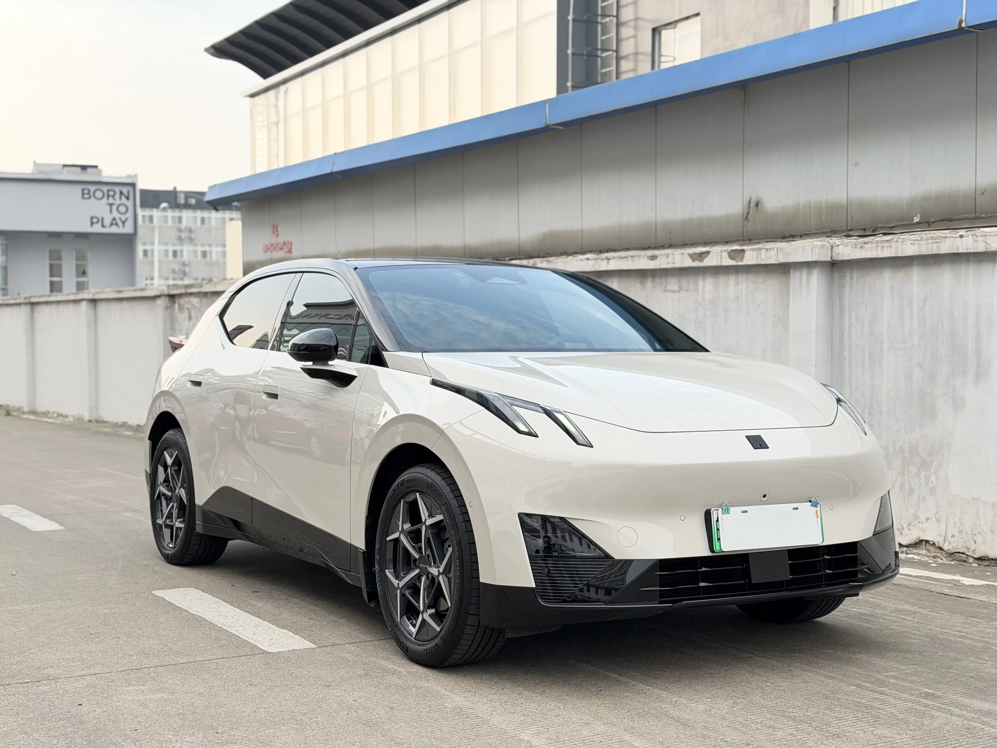 Lynk & Co Z20