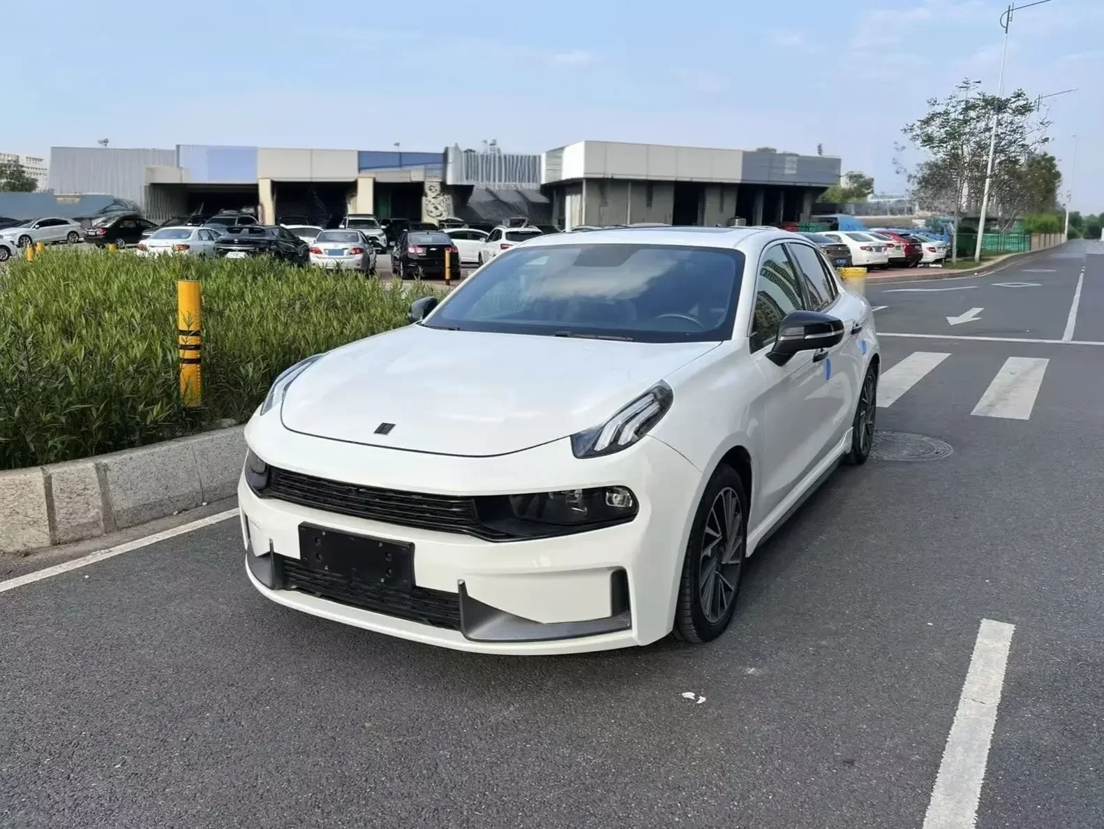 Lynk & Co 03