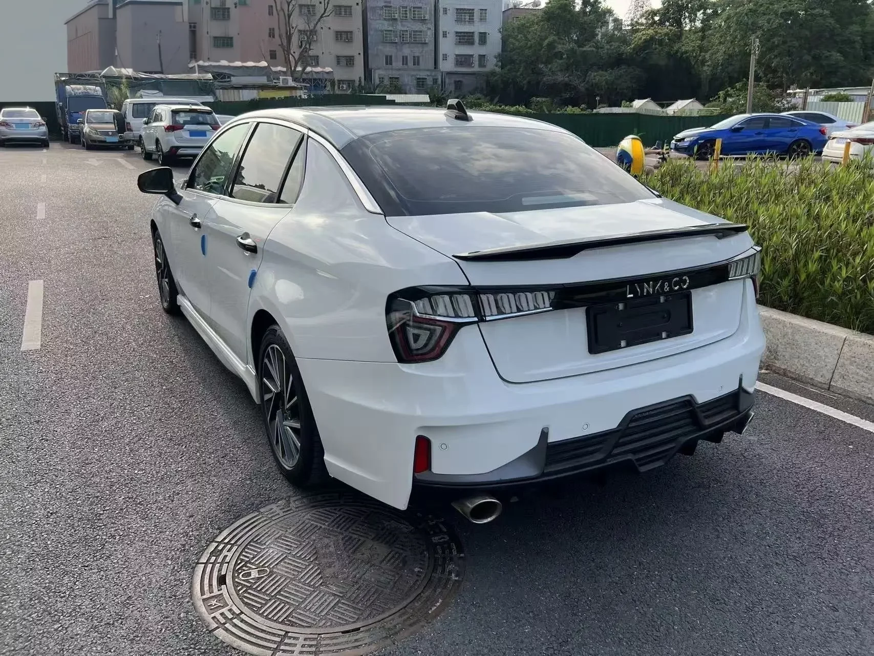 Lynk & Co 03