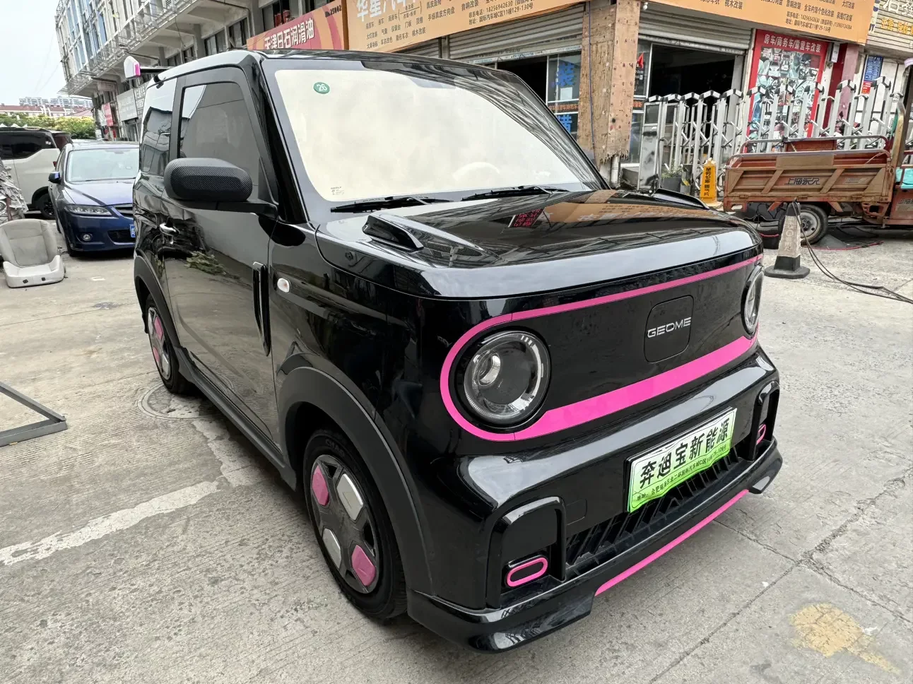 Geely panda