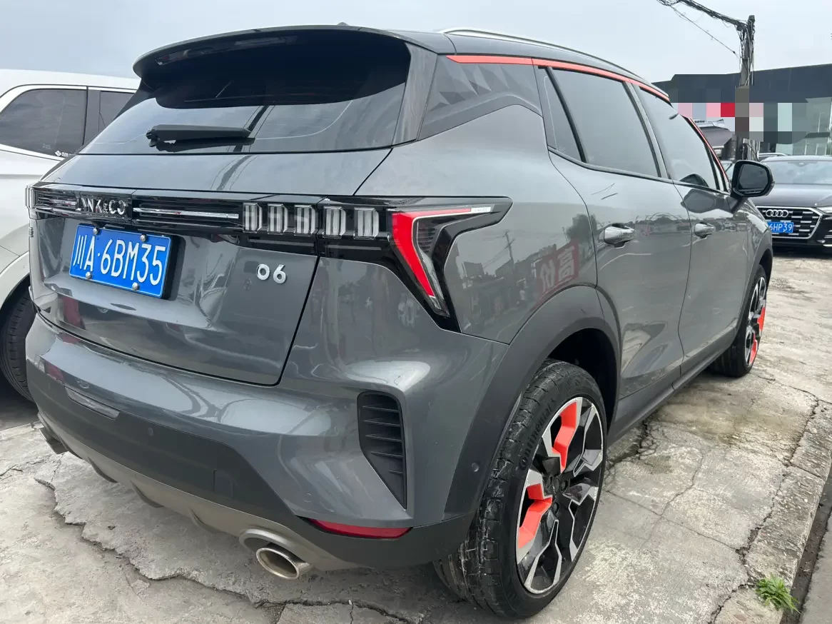 Lynk & Co 06