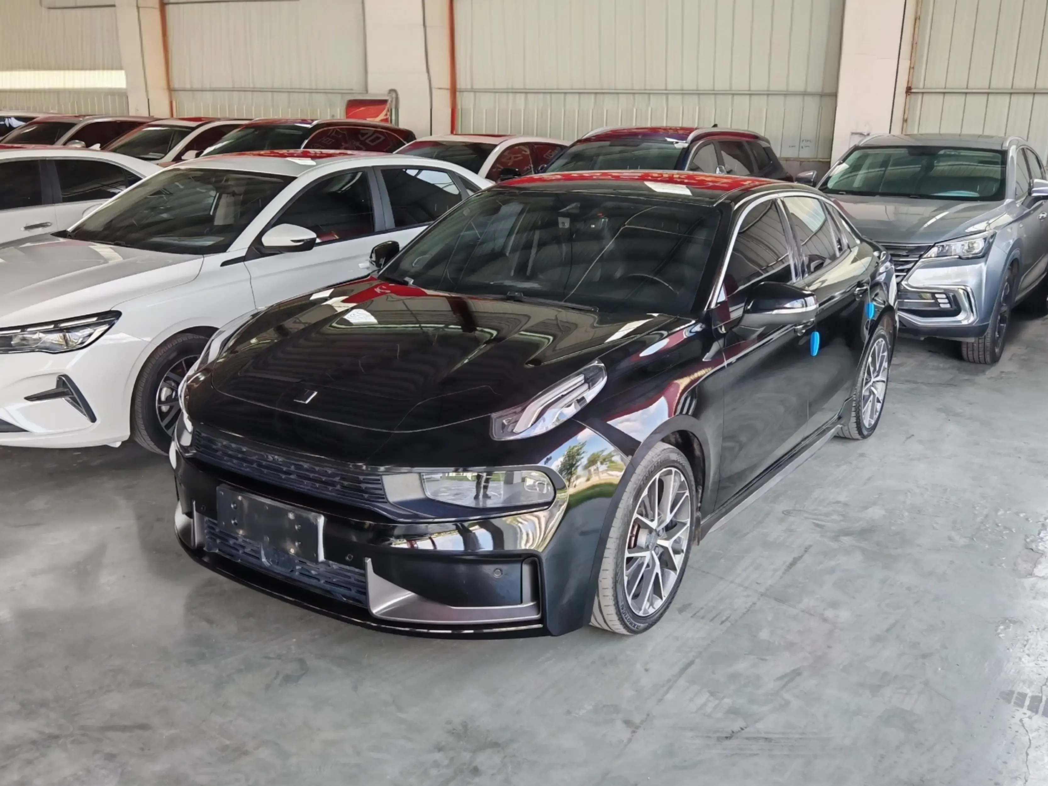 Lynk & Co 03