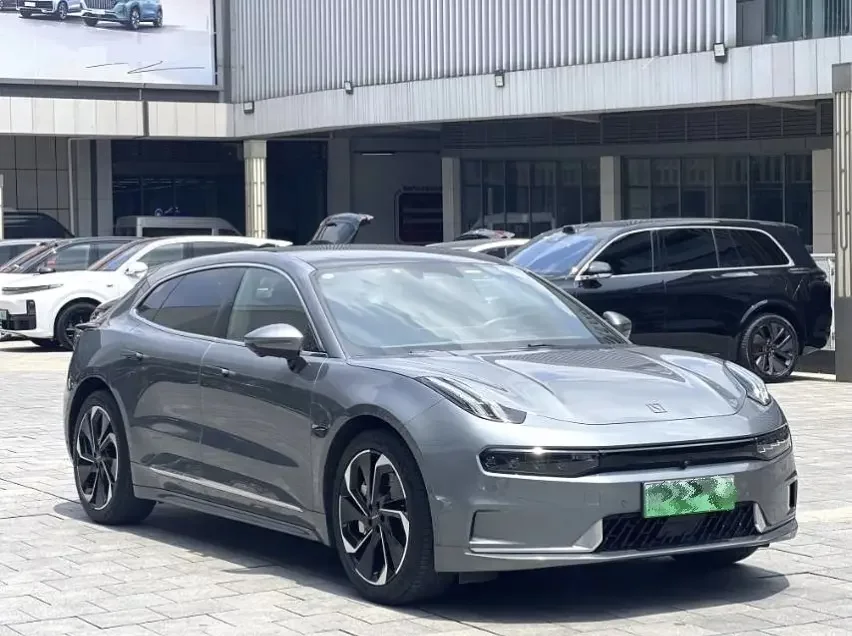ZEEKR 001