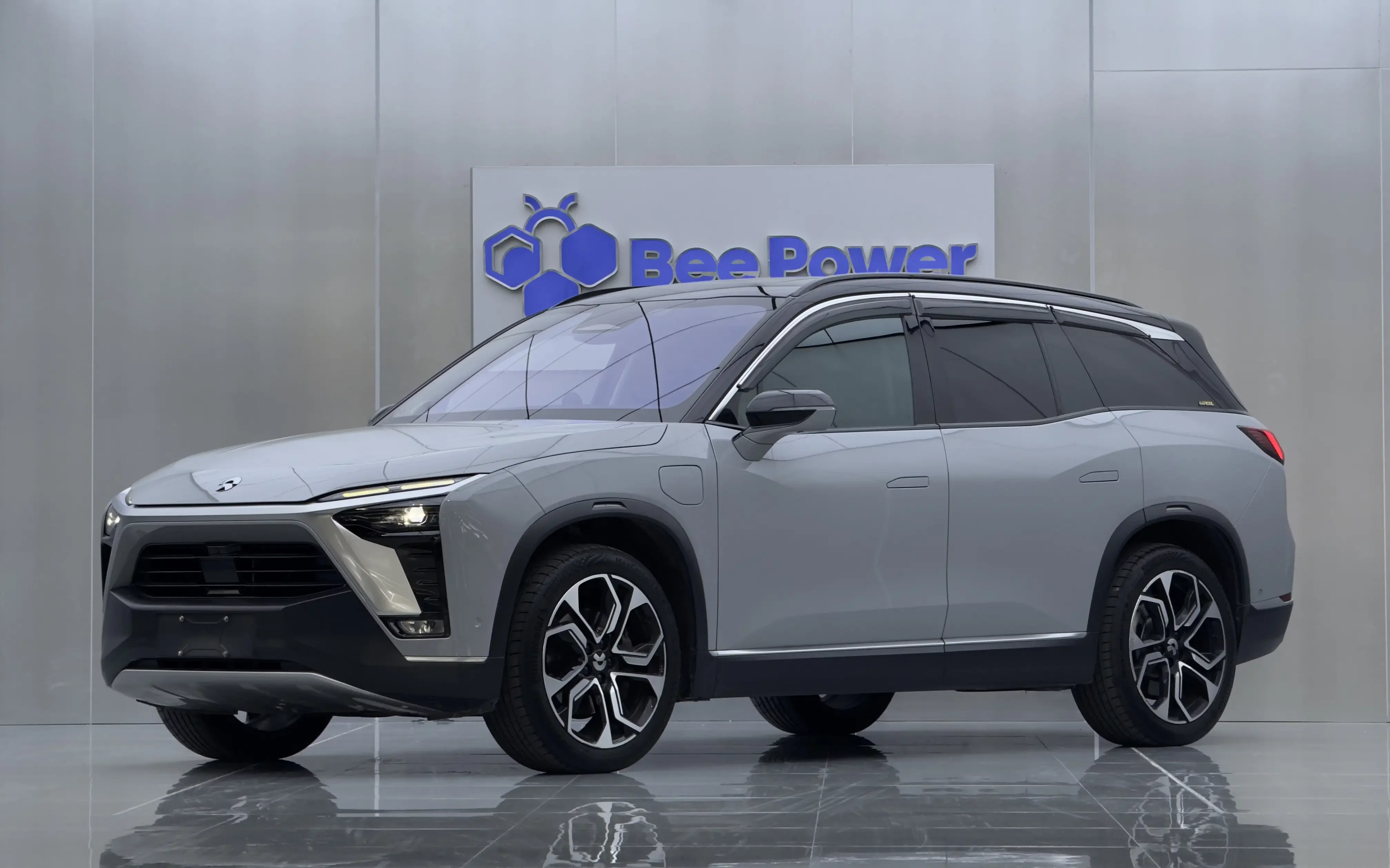 NIO ES8