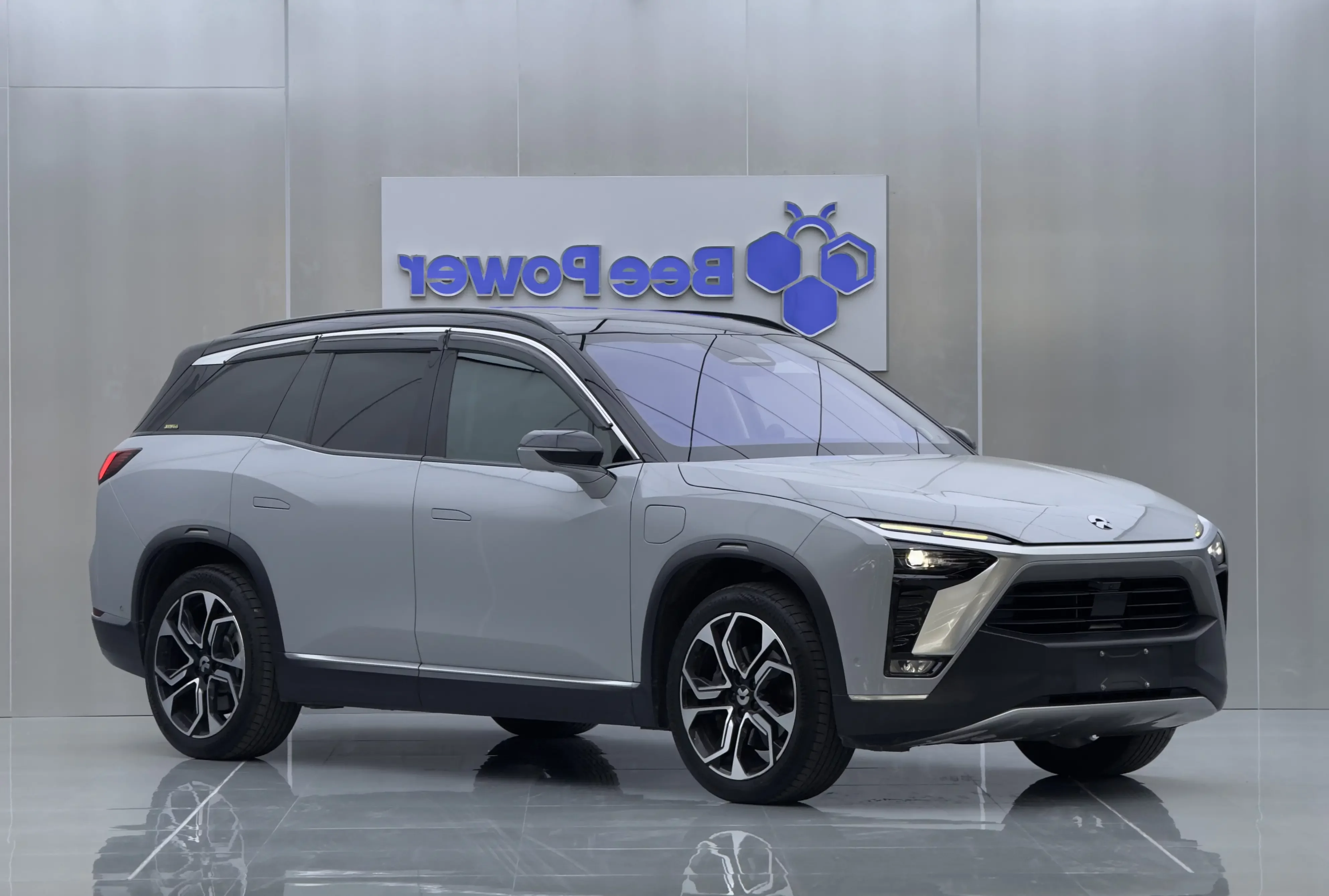 NIO ES8