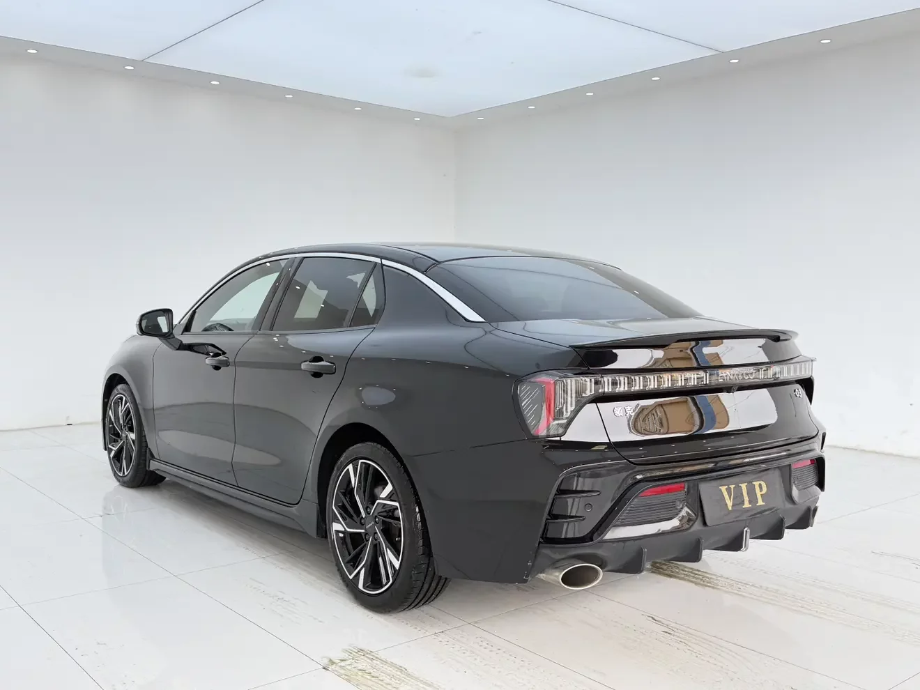 Lynk & Co 03