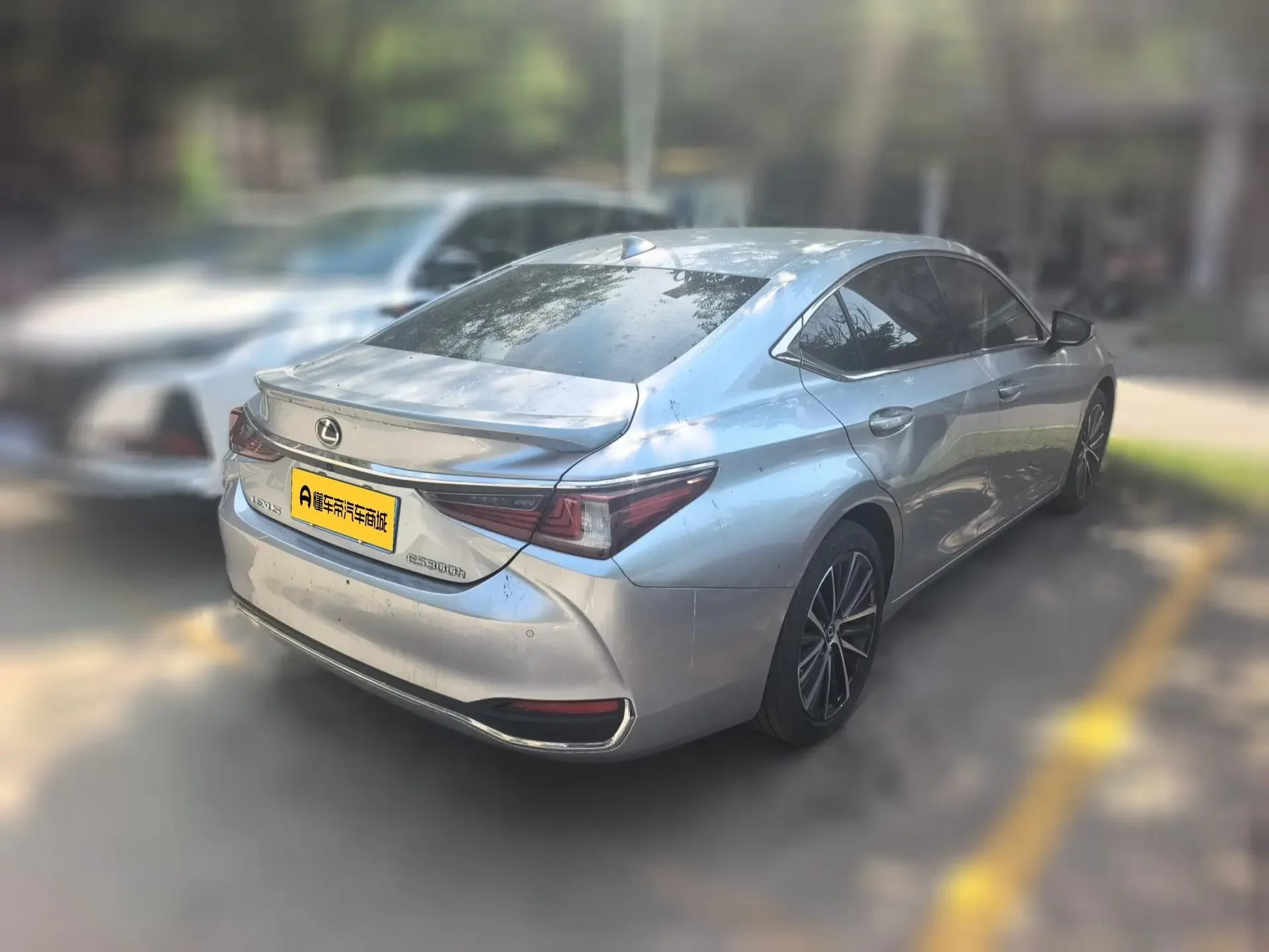 Lexus ES