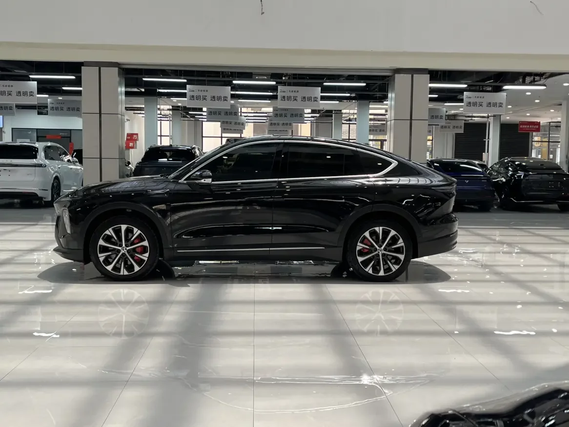NIO EC7