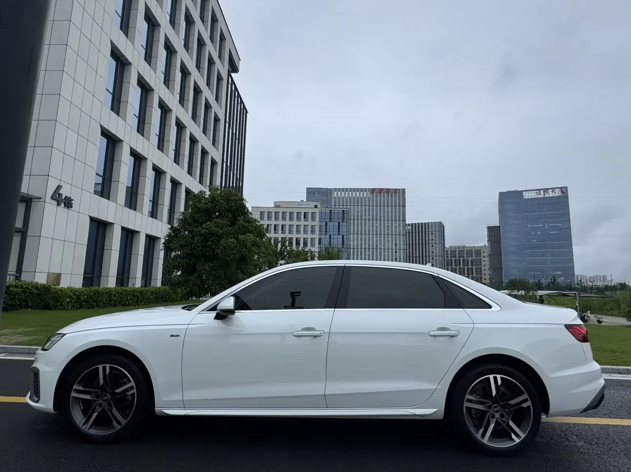 Audi A4L