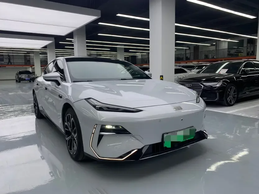 Geely Galaxy E8