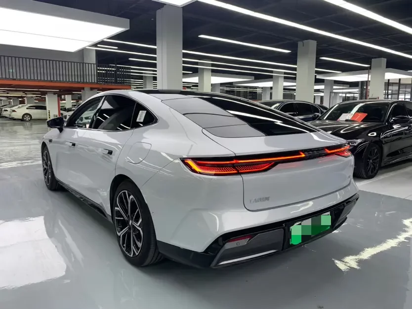 Geely Galaxy E8