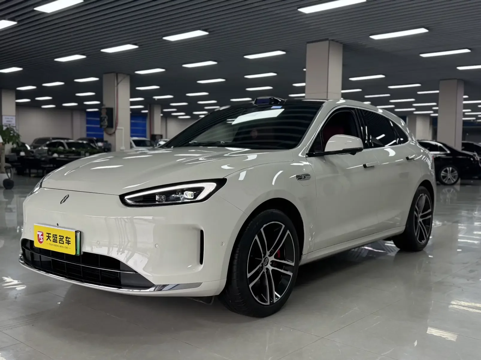 AITO M5