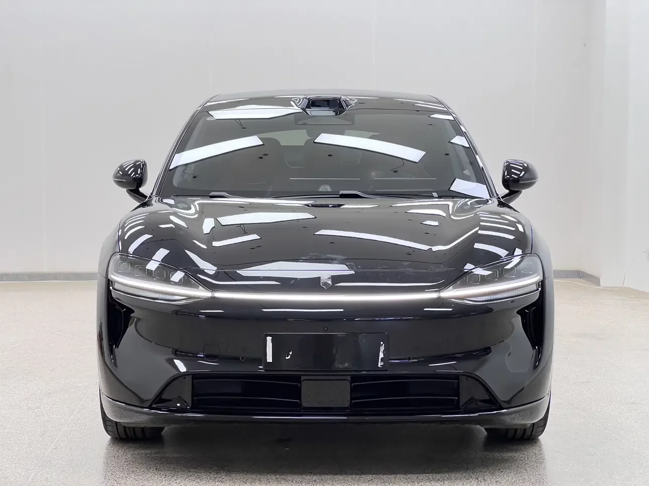 Luxeed Zhijie R7