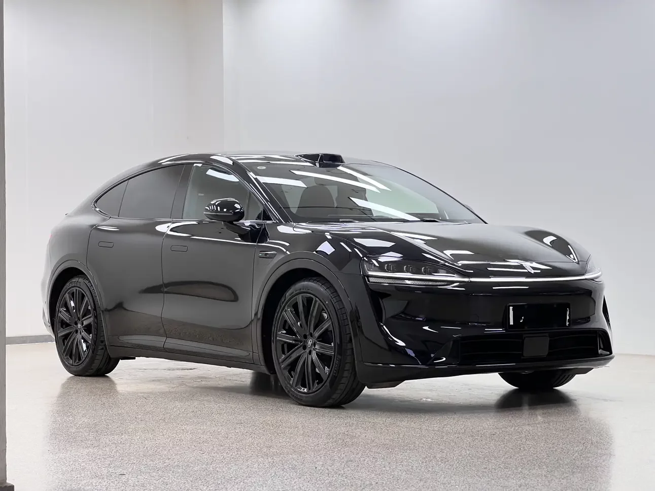 Luxeed Zhijie R7