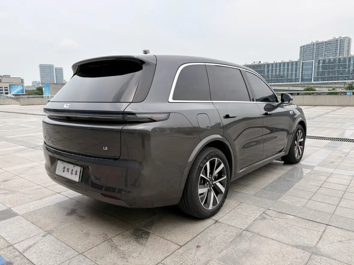 Lixiang L8