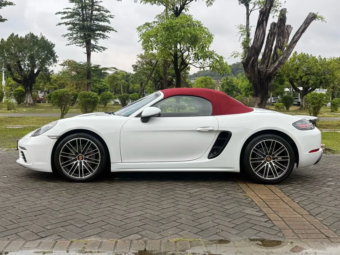 Porsche 718