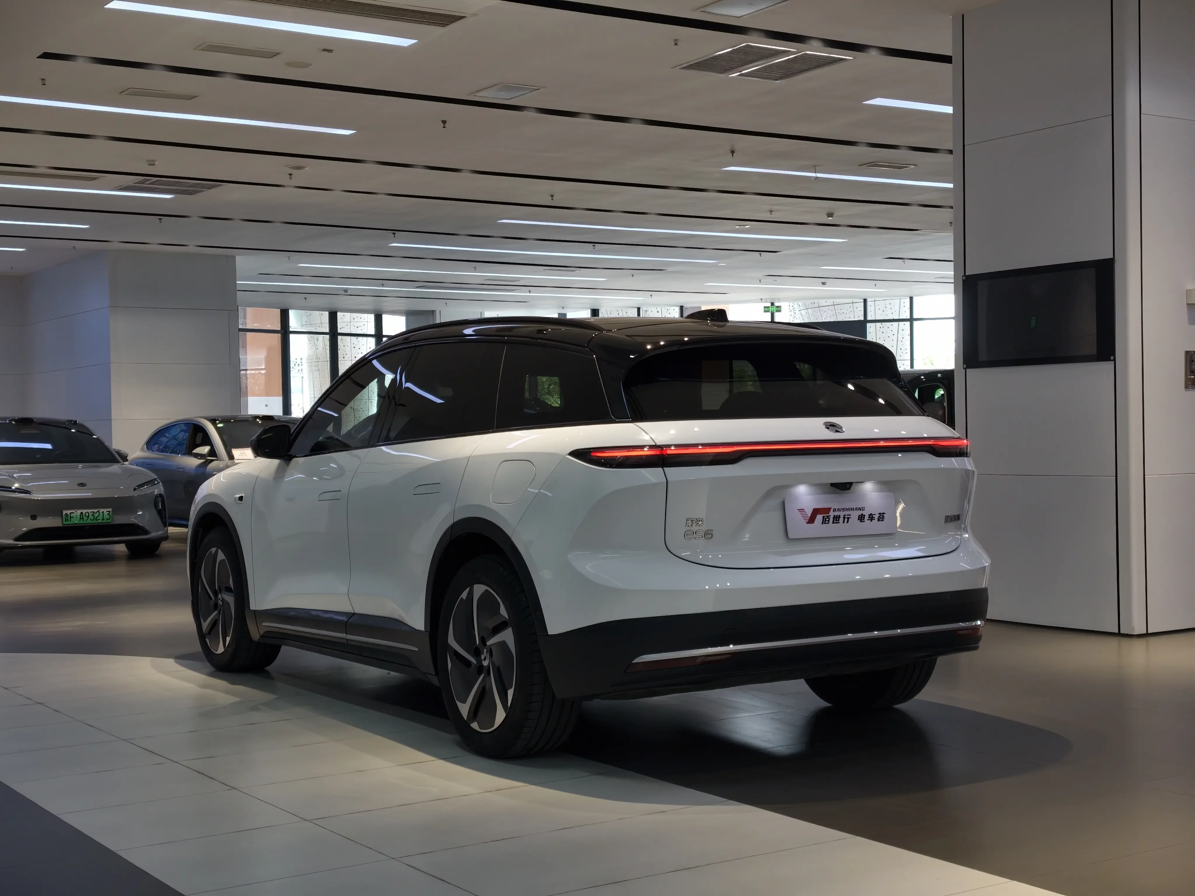 NIO ES6