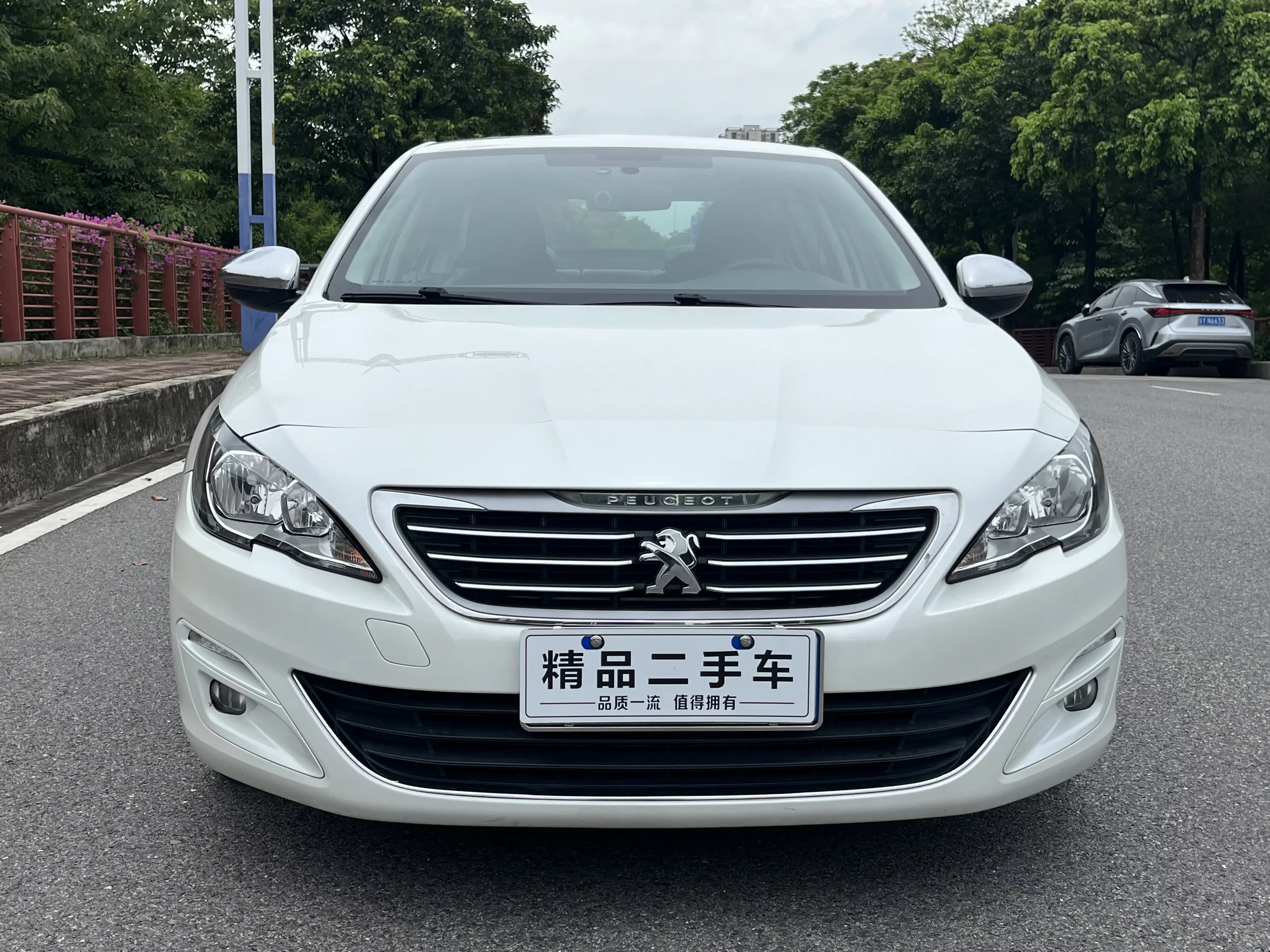 Peugeot 408