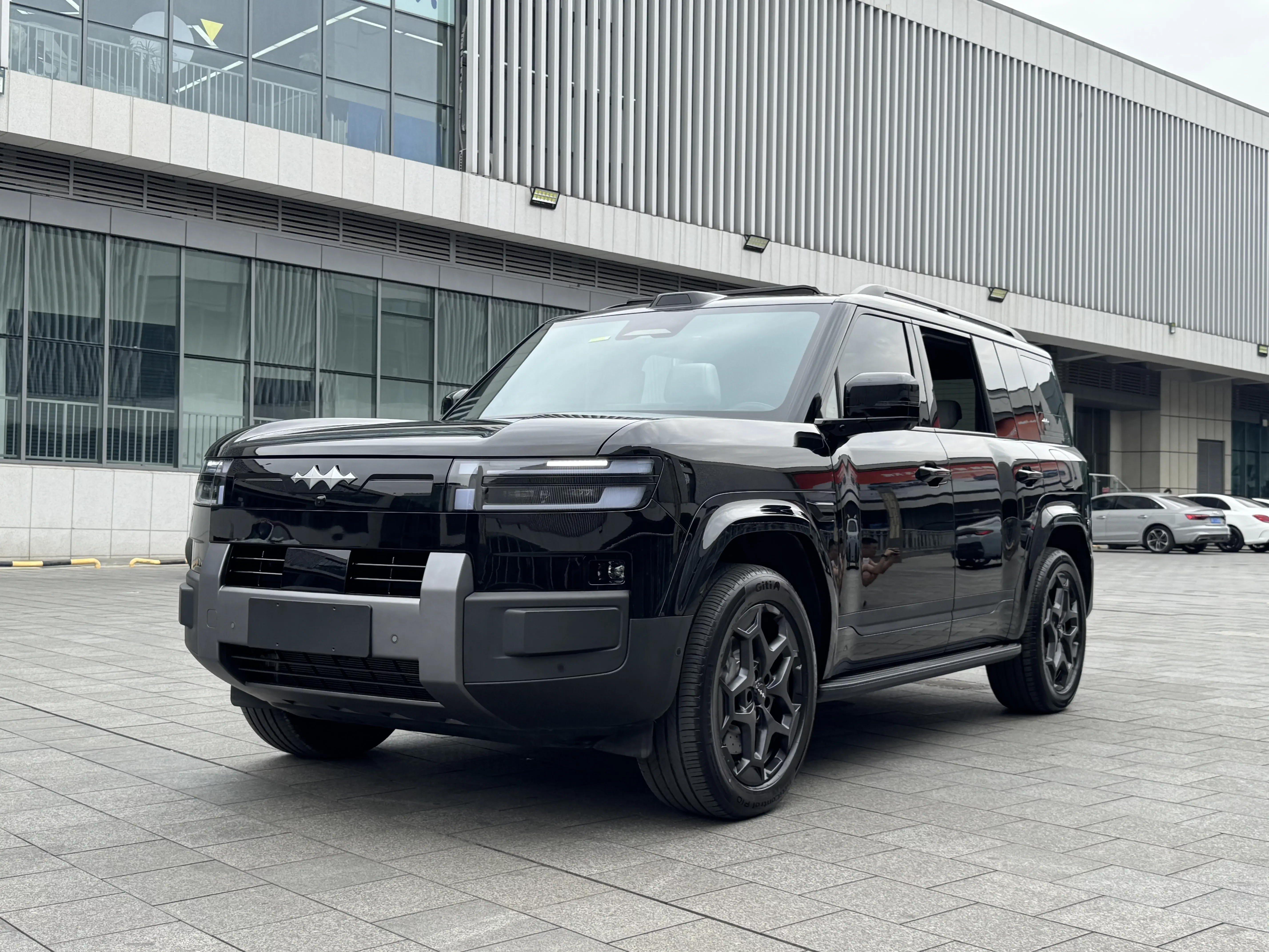 BYD Leopard Titanium 7 PHEV