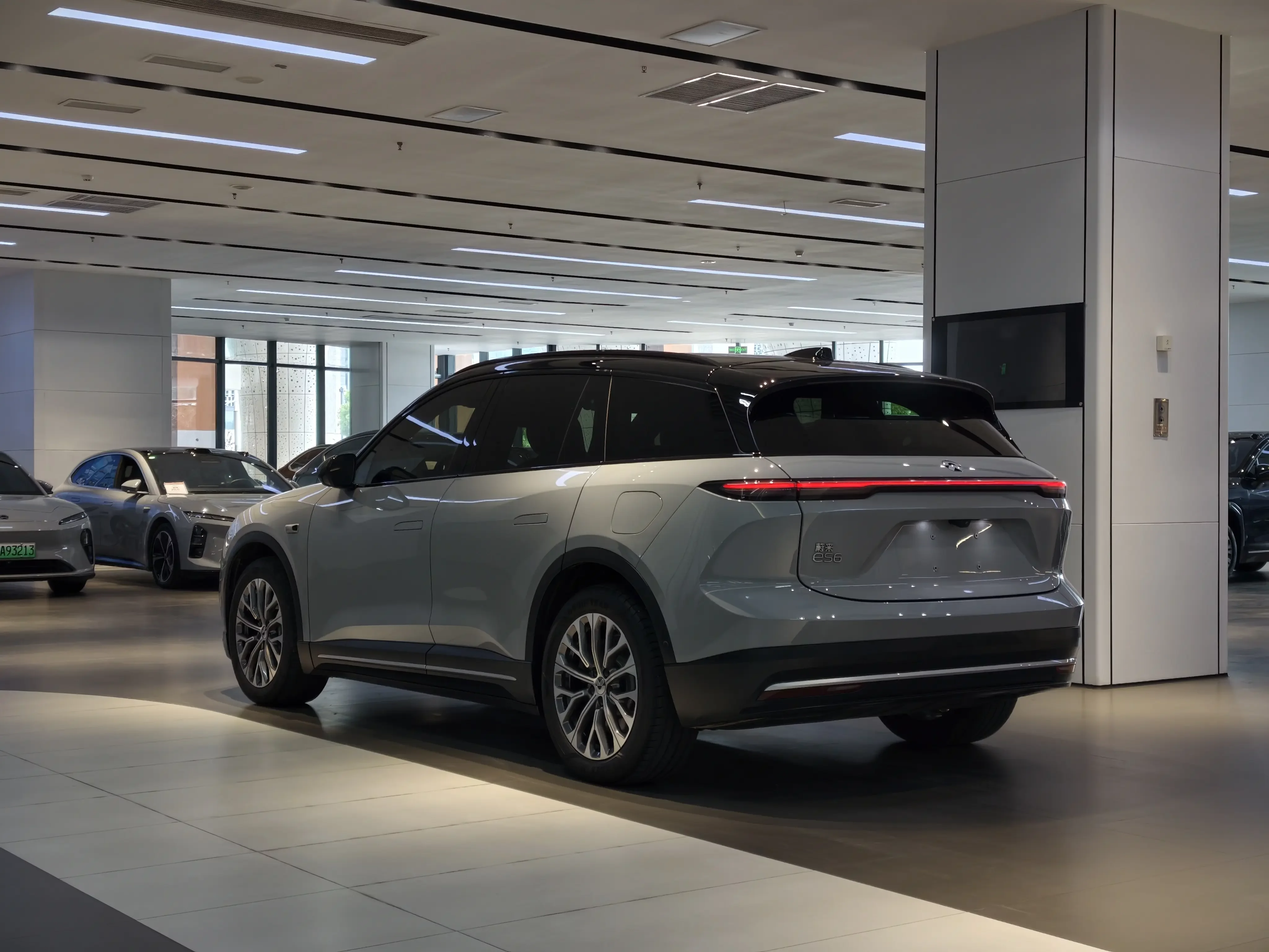 NIO ES6