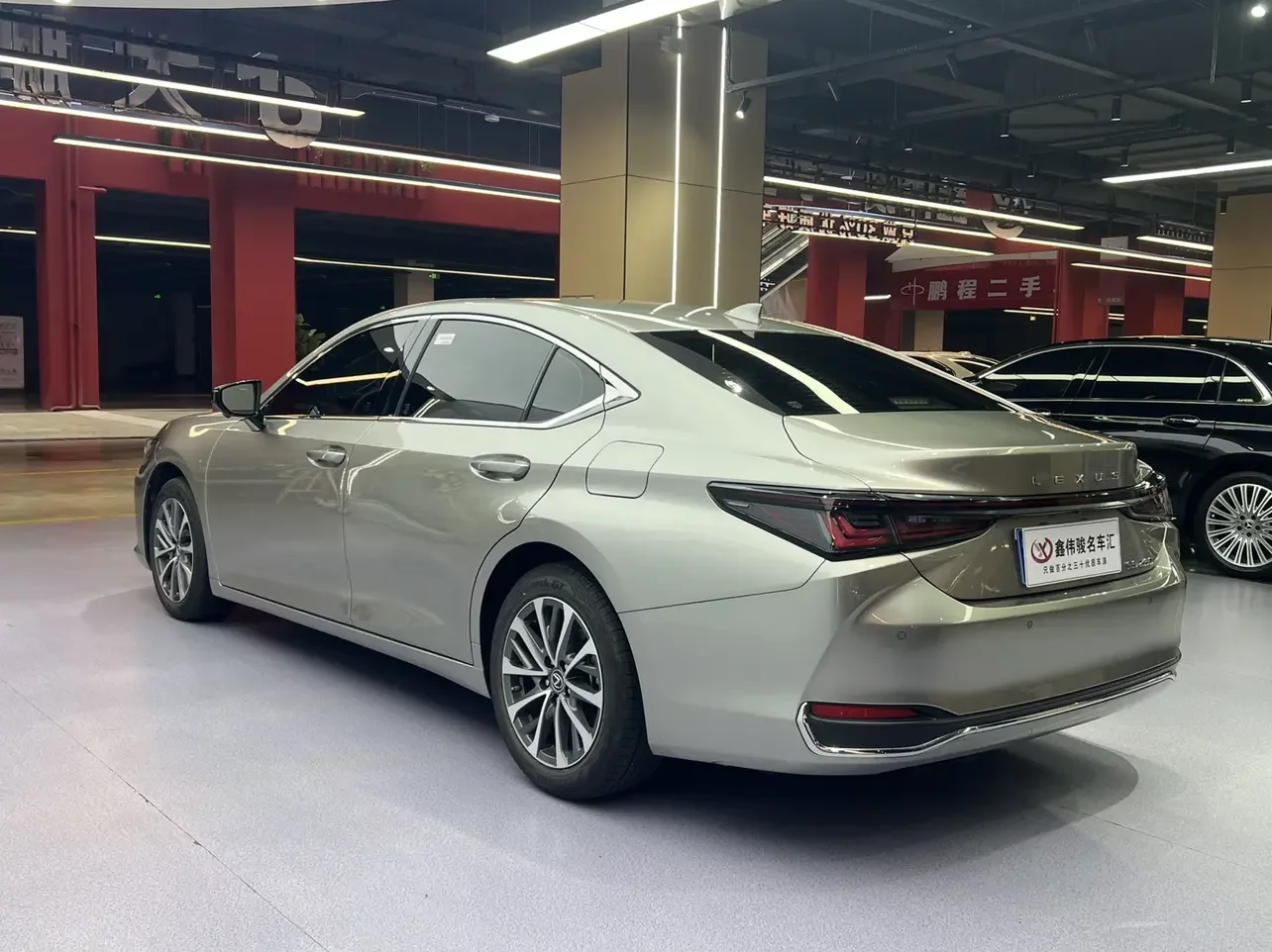 Lexus ES